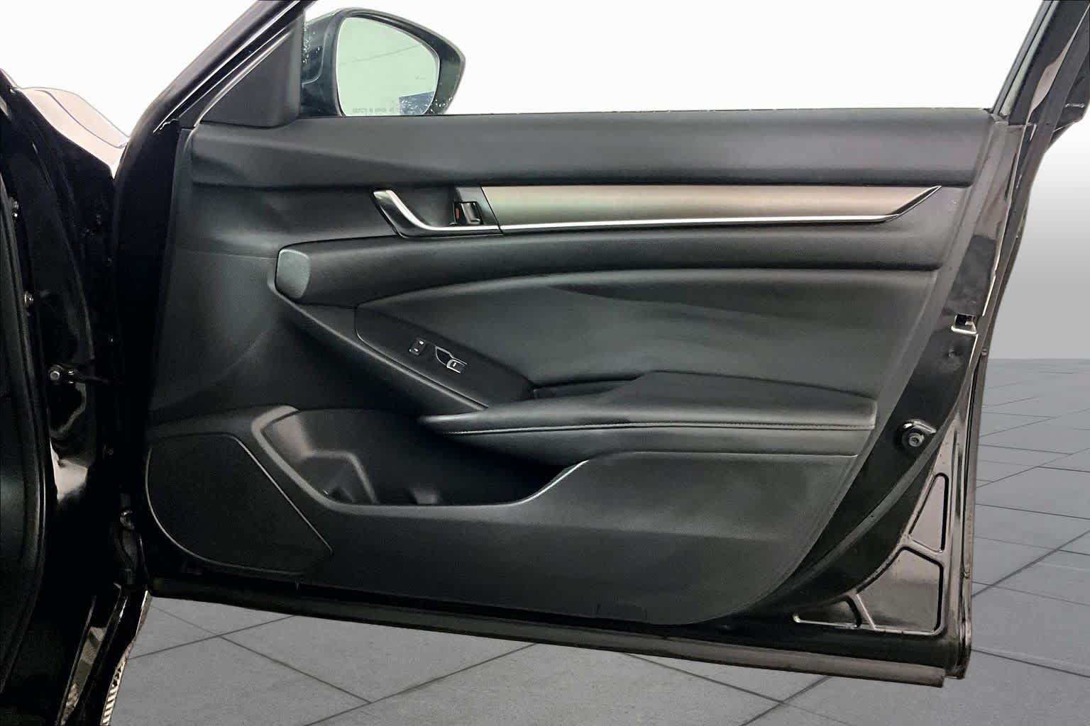 Used 2019 Honda Accord LX image 21