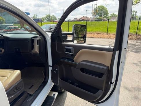Used 2018 GMC Sierra 3500 Denali w/ Duramax Plus Package AWD/4WD image 27