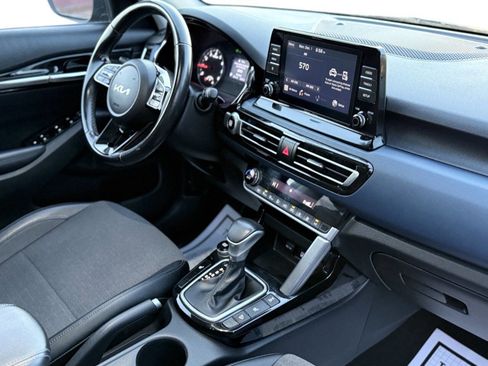 Used 2023 Kia Seltos S image 11