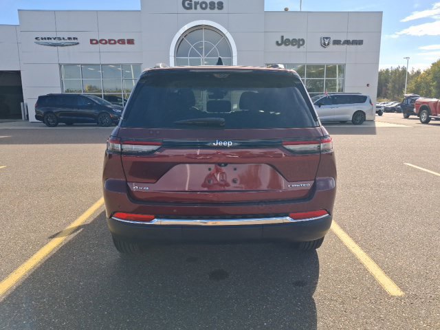 Used 2023 Jeep Grand Cherokee Limited w/ Luxury Tech Group II AWD/4WD image 7