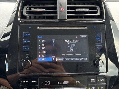 Used 2018 Toyota Prius Two w/ Prius Two Safety Plus Package FWD image 5