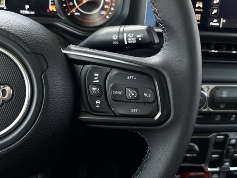 Used 2026 Jeep Gladiator Mojave AWD/4WD image 14
