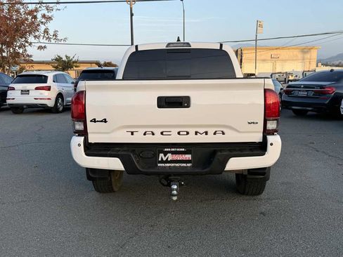 Used 2021 Toyota Tacoma TRD Off-Road image 7