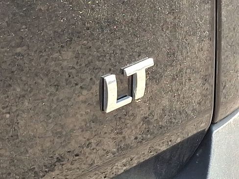 Used 2023 Chevrolet Traverse LT w/ LT Premium Package image 37