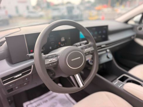 Used 2025 Hyundai Sonata SEL FWD image 11