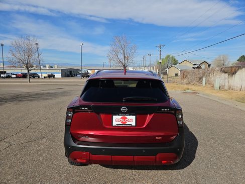 Used 2025 Nissan Kicks SR w/ SR Premium Package FWD image 6
