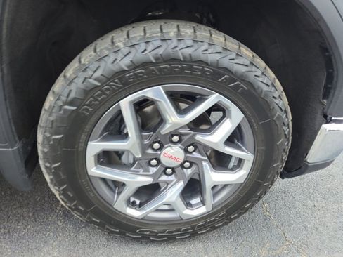 Used 2024 GMC Sierra 1500 SLT w/ SLT Premium Plus Package AWD/4WD image 42