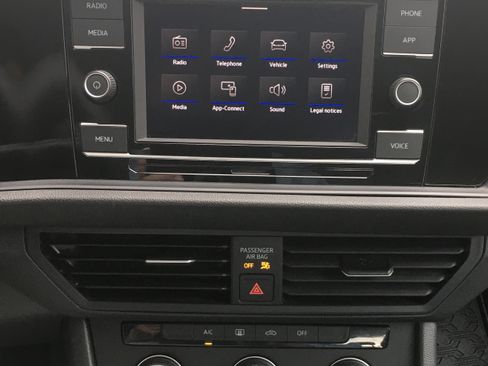 Certified 2023 Volkswagen Jetta S FWD image 12