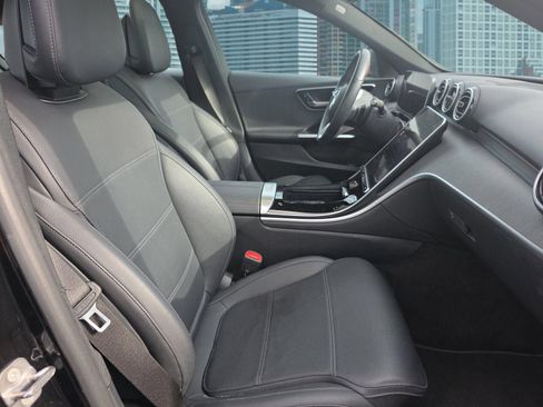 Used 2025 Mercedes-Benz C 300 4MATIC Sedan image 19