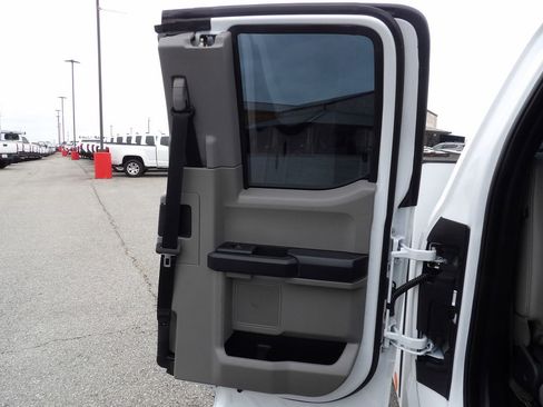 Used 2022 Ford F250 XL w/ Power Equipment Group AWD/4WD image 35