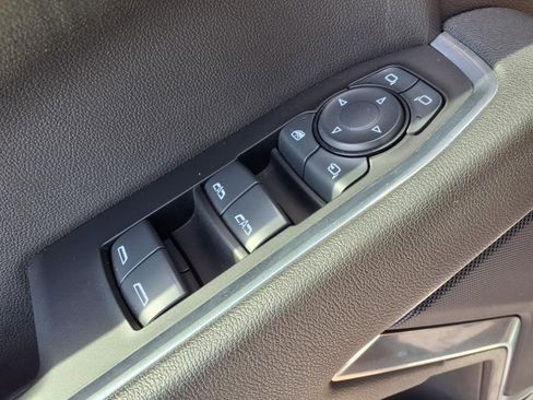 Used 2025 GMC Sierra 1500 SLT image 18