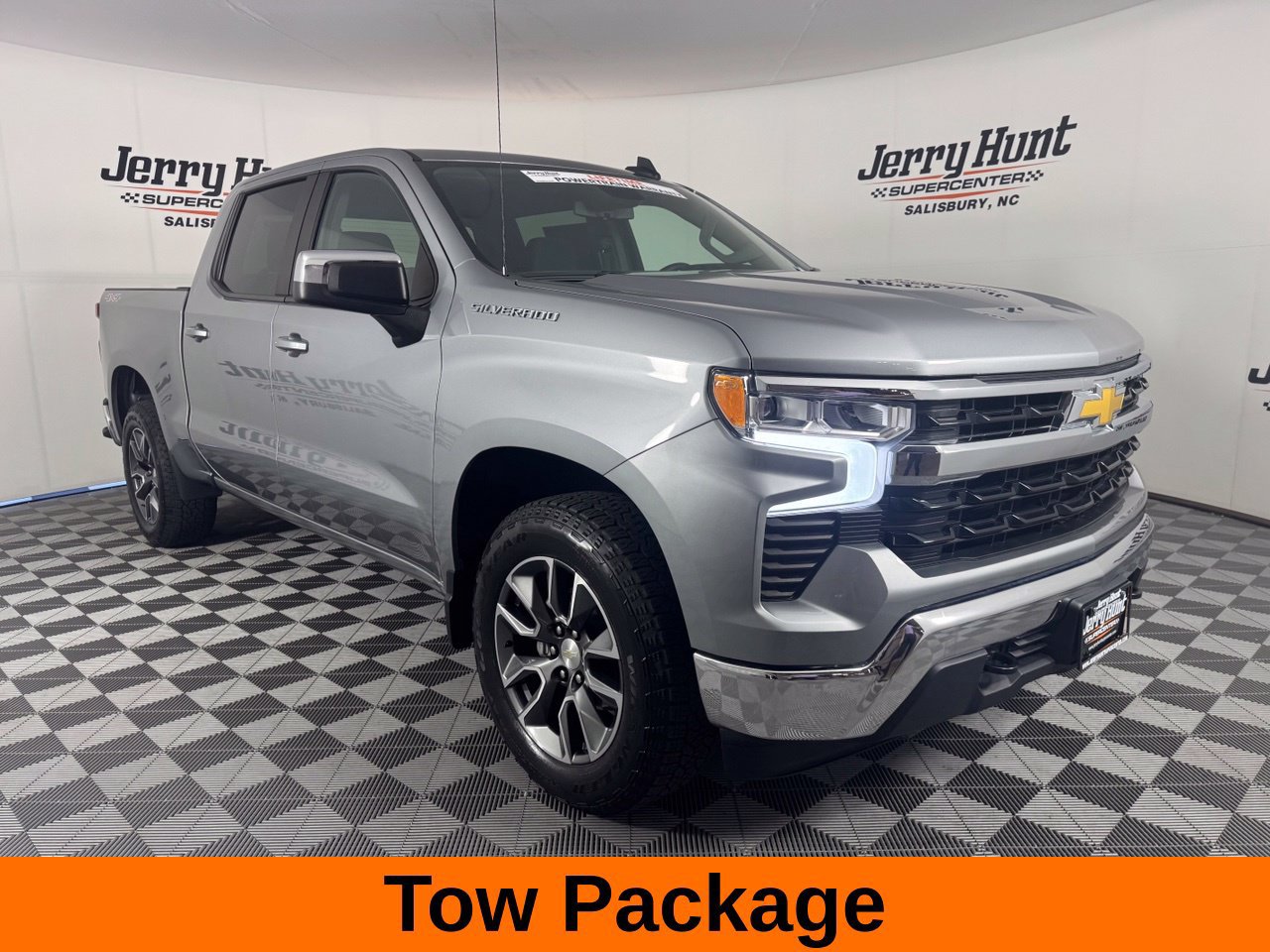 Used 2023 Chevrolet Silverado 1500 LT AWD/4WD image 6