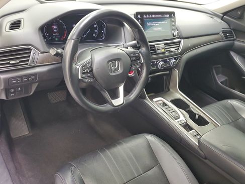 Used 2018 Honda Accord Touring image 19