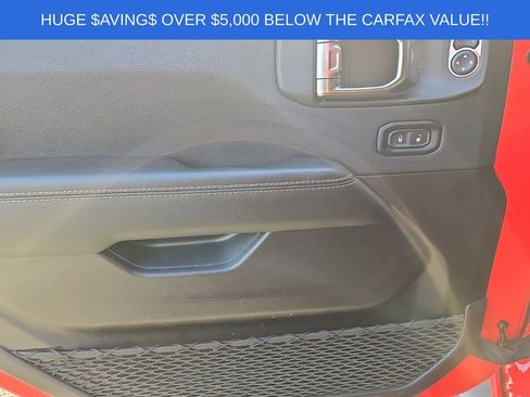 Used 2025 Jeep Wrangler Unlimited Sahara AWD/4WD image 12