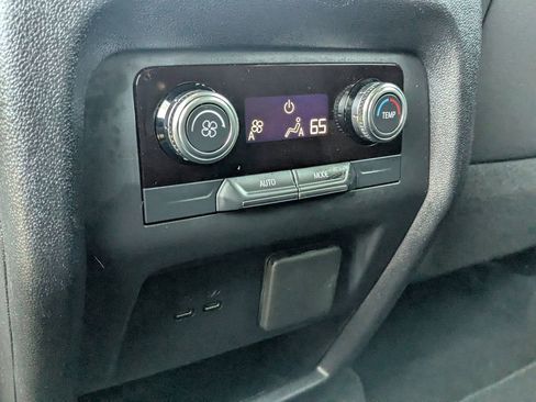 Used 2025 GMC Acadia Elevation image 17