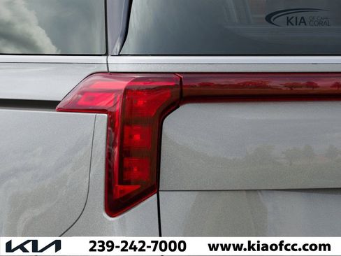 New 2026 Kia Carnival EX image 11
