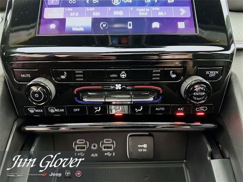 New 2025 Jeep Grand Cherokee Laredo image 38