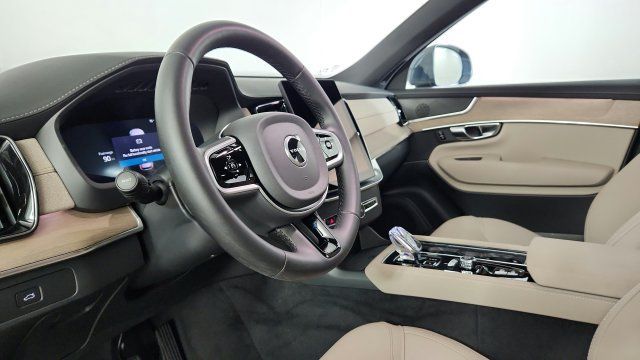 Used 2026 Volvo XC90 B6 Plus w/ Protection Package AWD/4WD image 12
