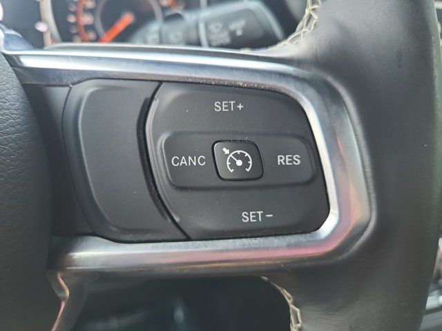Certified 2020 Jeep Wrangler Unlimited Sahara AWD/4WD image 28
