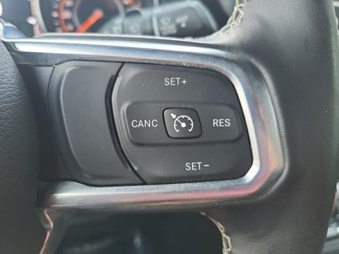 Used 2020 Jeep Wrangler Unlimited Sahara AWD/4WD image 28