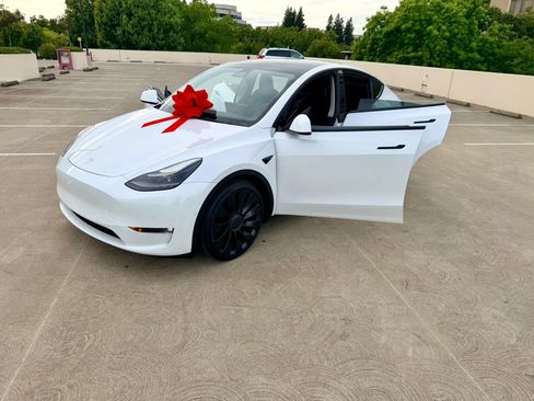 Used 2022 Tesla Model Y Performance AWD/4WD image 31