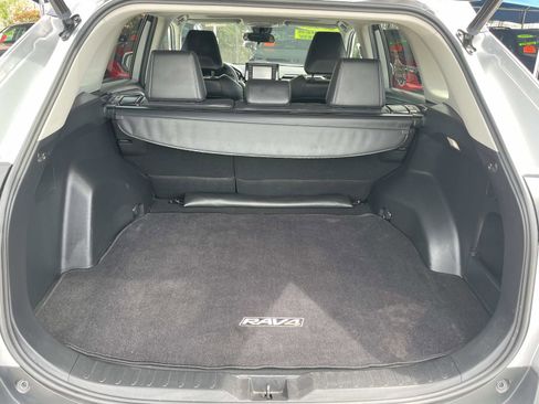 Used 2022 Toyota RAV4 XLE Premium w/ Carpet Mat Package (TMS) FWD image 20