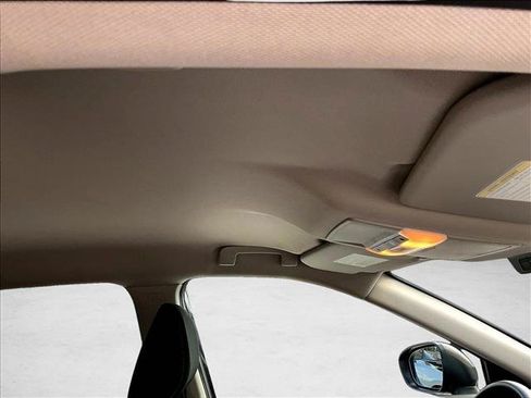 Used 2023 Nissan Rogue S FWD image 13