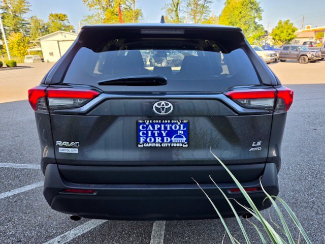 Used 2025 Toyota RAV4 LE AWD/4WD image 5
