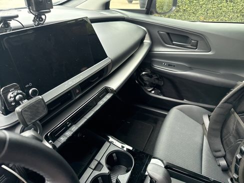 Used 2023 Toyota Prius LE image 7