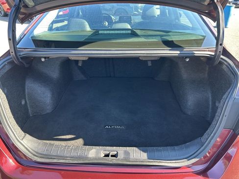 Used 2024 Nissan Altima 2.5 SV image 21