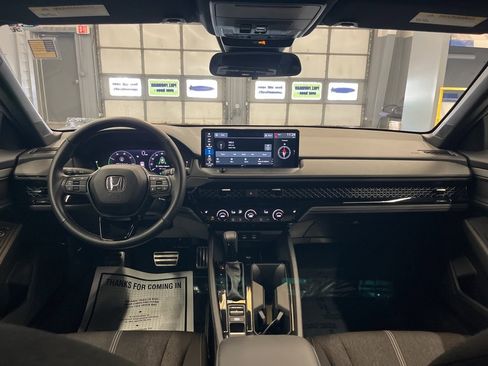 Used 2025 Honda Accord Sport image 29
