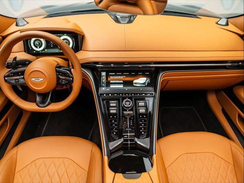 Used 2025 Aston Martin DB12 Convertible RWD image 28