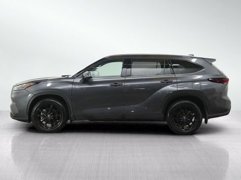 Used 2024 Toyota Highlander Limited AWD/4WD image 2