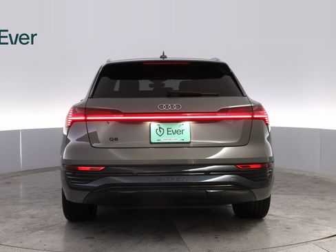 Used 2024 Audi Q8 e-tron Premium Plus w/ Premium Plus Package image 13