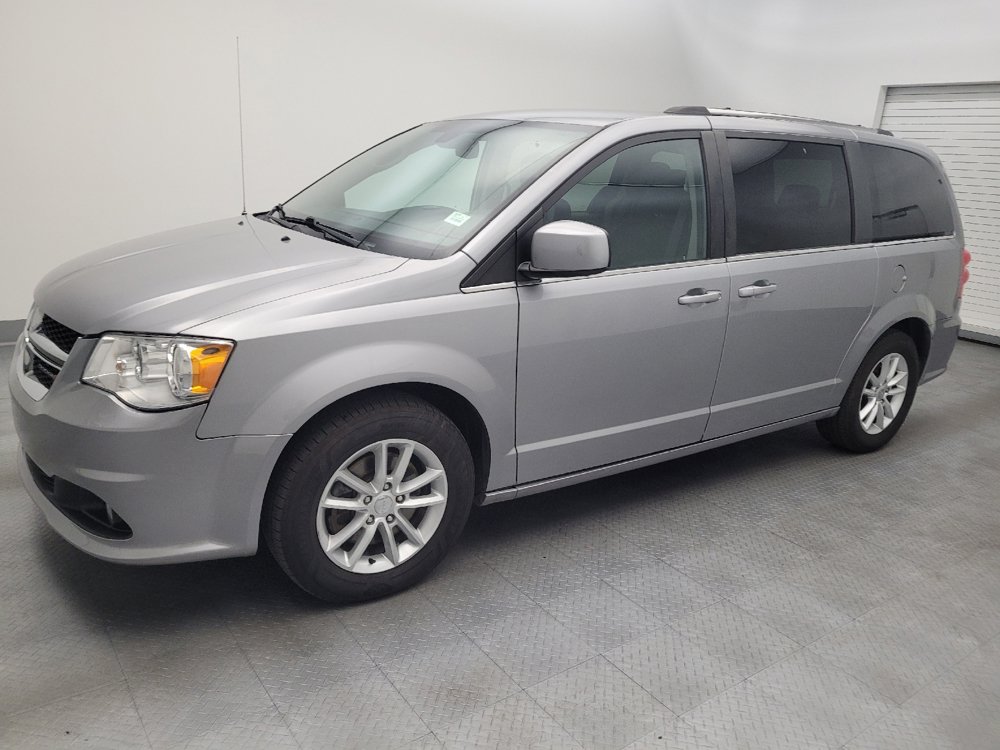 Used 2019 Dodge Grand Caravan SXT FWD image 2