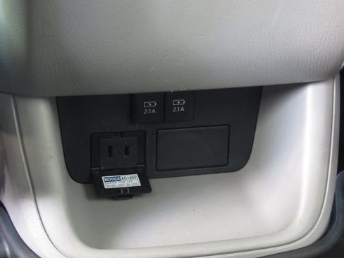 Certified 2019 Toyota Highlander XLE AWD/4WD image 36