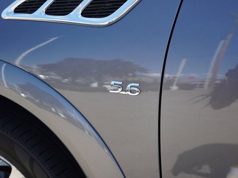 Used 2016 INFINITI QX80 4WD w/ Deluxe Technology Package image 14
