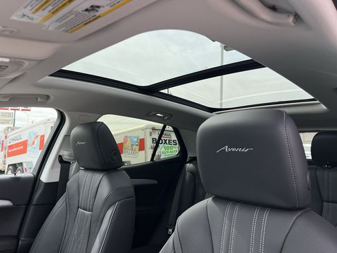 New 2026 Buick Envision Avenir image 36