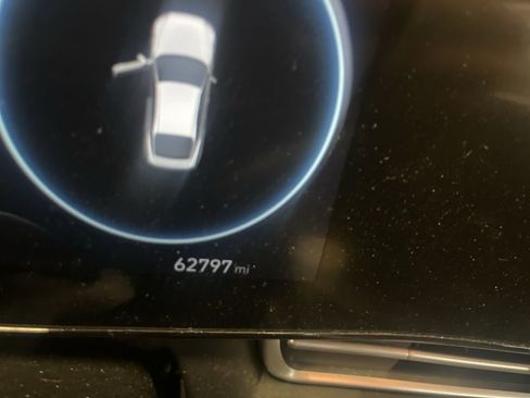 Used 2023 Hyundai Elantra SEL w/ Convenience Package image 3