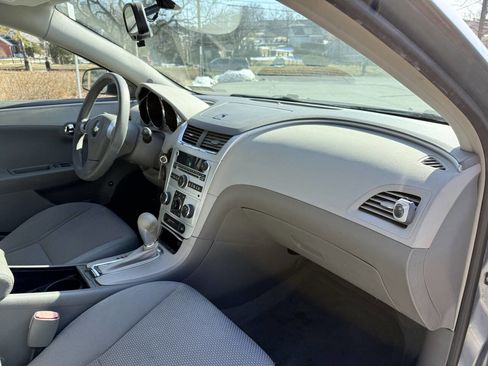 Used 2008 Chevrolet Malibu LS image 16