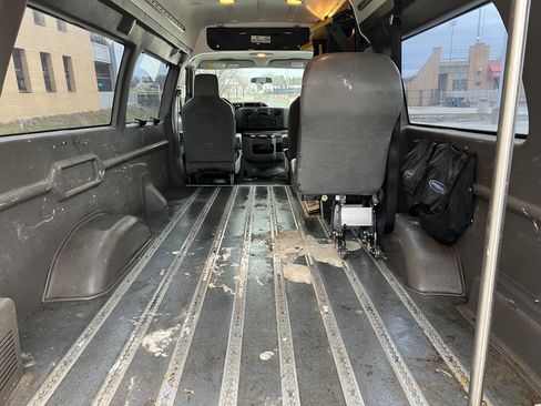 Used 2013 Ford E-350 and Econoline 350 Extended Super Duty w/ PWR Group image 22