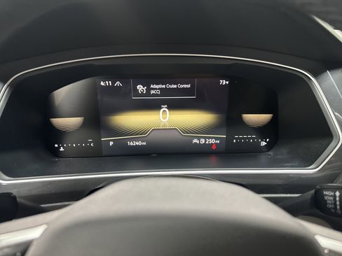Certified 2024 Volkswagen Tiguan SE R-Line AWD/4WD image 18