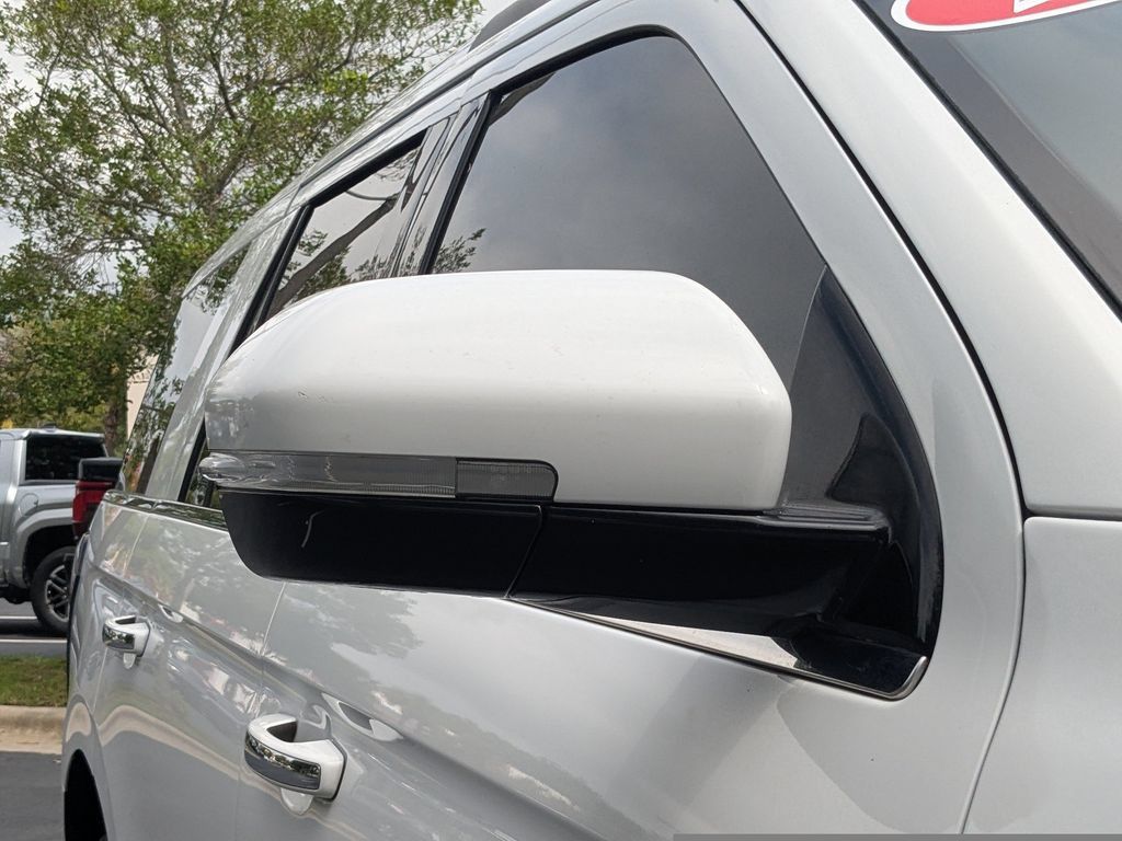 Used 2021 Ford Expedition Limited RWD image 12
