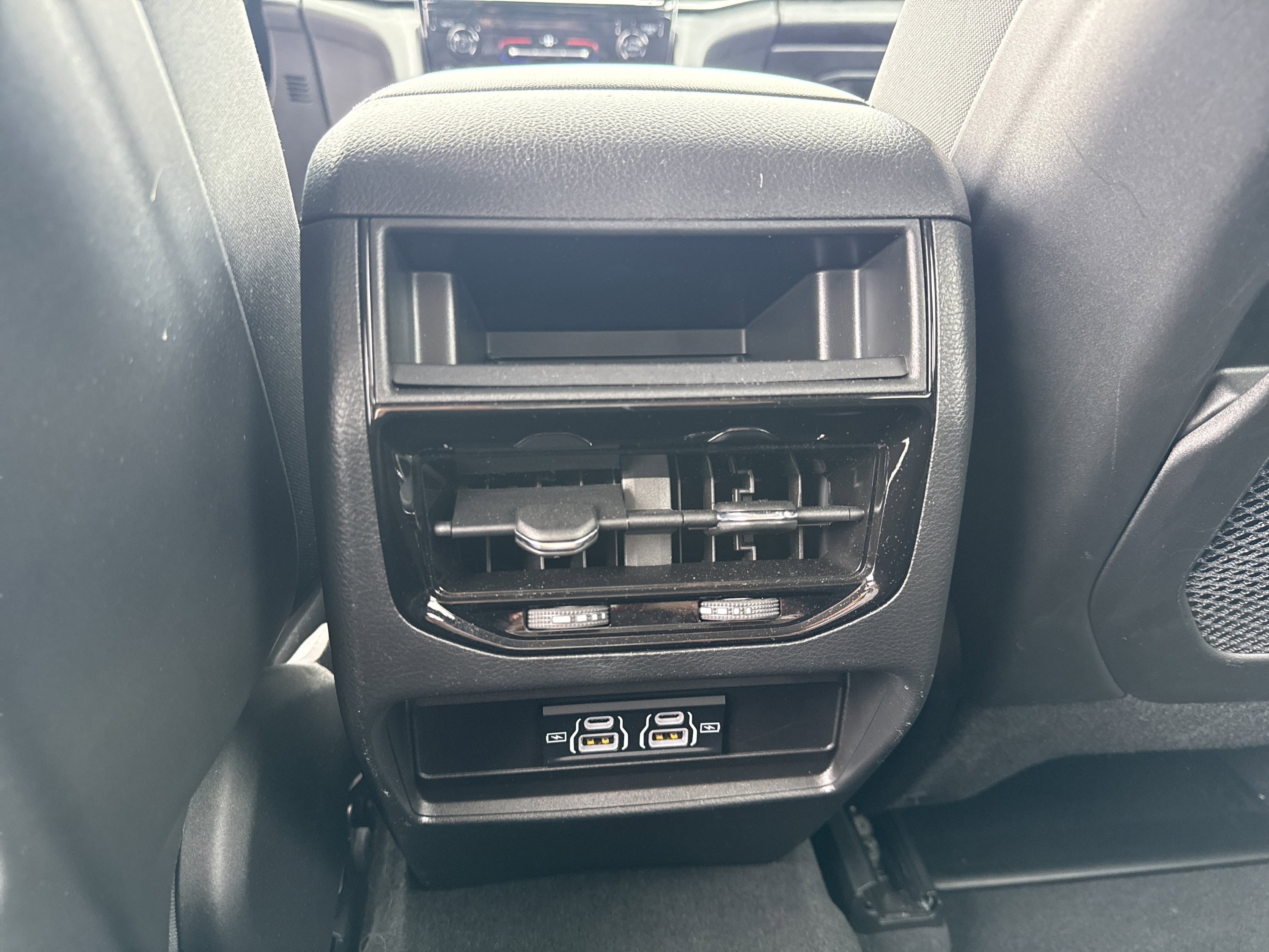 Used 2023 Jeep Grand Cherokee Laredo AWD/4WD image 19