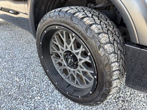 Used 2021 Nissan Titan PRO-4X w/ Pro-4x Convenience Package image 13