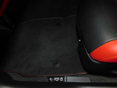 Used 2023 Chevrolet Corvette Stingray Premium Conv w/ 3LT image 47