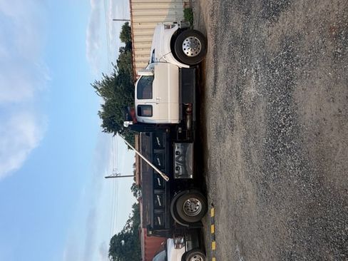 Used 2019 Ford F750 2WD SuperCab Super Duty image 1