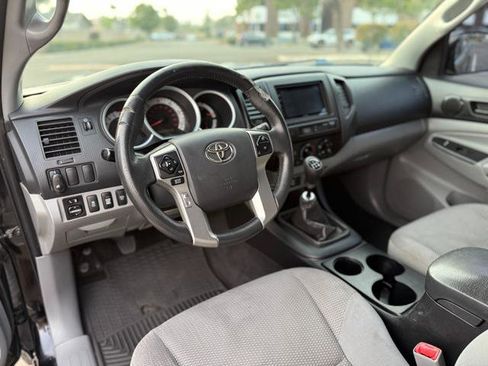 Used 2014 Toyota Tacoma 4x4 Access Cab w/ Convenience Package image 18