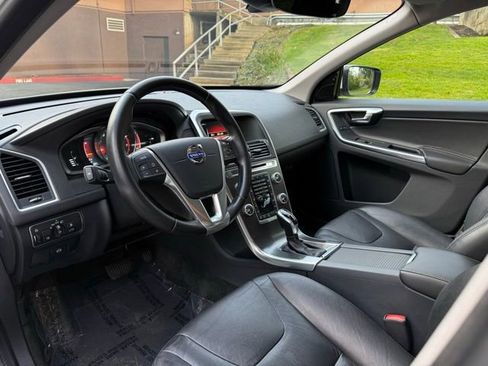 Used 2015 Volvo XC60 T5 Premier w/ Proximity Package image 9