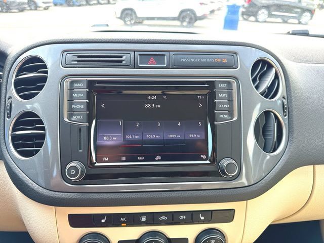 Used 2017 Volkswagen Tiguan S FWD image 13